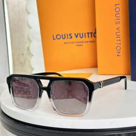 Picture of Louis Vuitton Sunglasses _SKUfw76720998fw